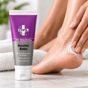 HFL Laboratories Roselan Balm aanbrengen op droge hiel HFL Laboratories Roselan Balm aanbrengen op droge hiel